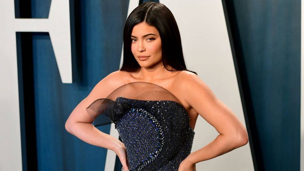 Kylie Jenner Gives Fans a Glimpse at Her Surprisingly Short Hair - www.etonline.com
