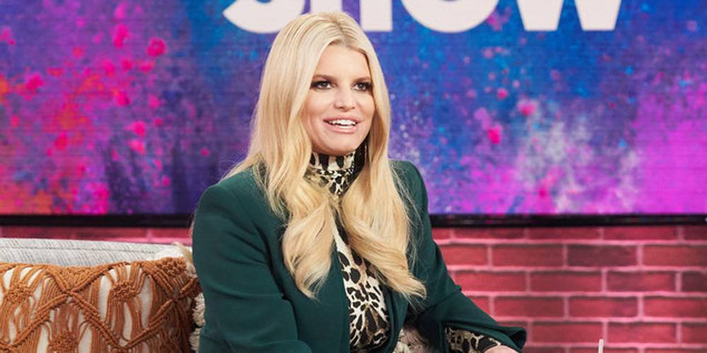 Jessica Simpson Overcame Her Stutter by Singing - Watch! (Video) - www.justjared.com