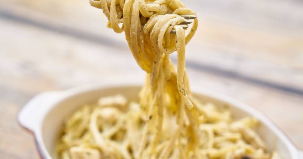 How you're cooking pasta wrong according to expert who says you should never rinse it and always serve it 'al dente' - www.ok.co.uk - Italy