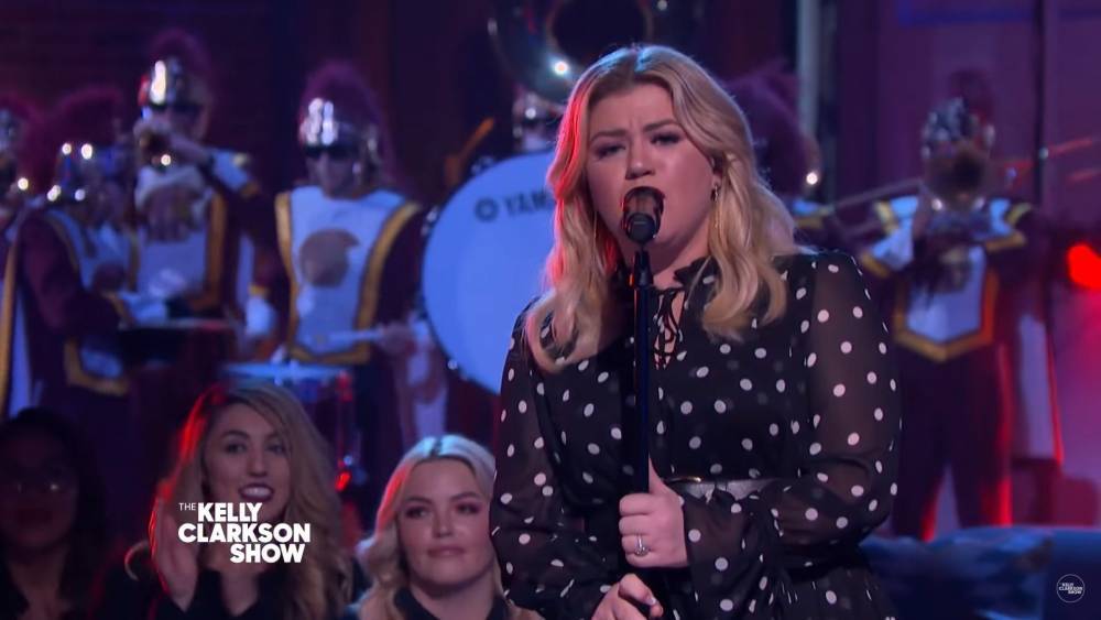 Kelly Clarkson Is ‘Here’ With New Alessia Cara Cover - etcanada.com