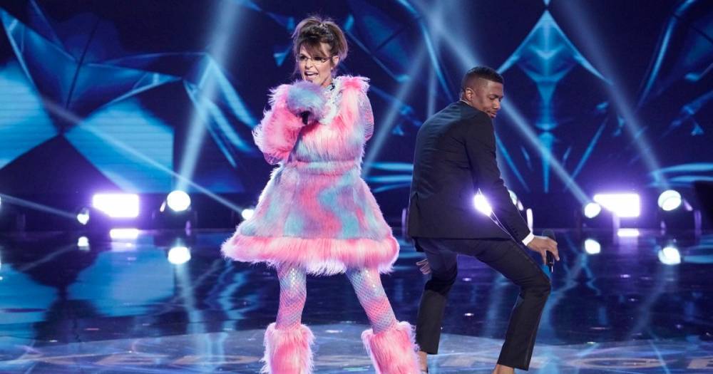 Sarah Palin Performs ‘Baby Got Back’ on ‘The Masked Singer’ — and Even the Judges Are Shocked - www.usmagazine.com - France