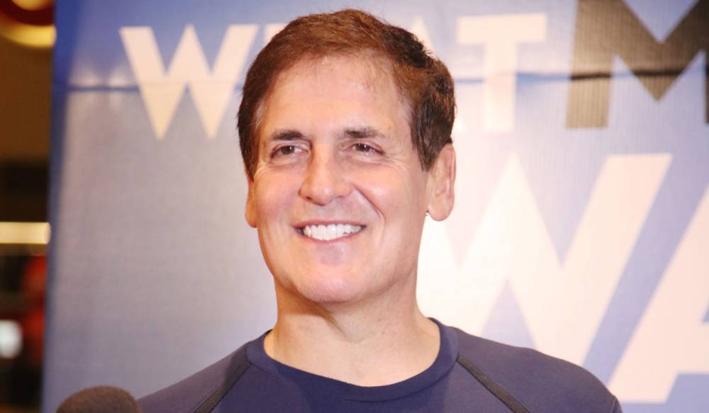 Mark Cuban Will Make Sure His Hourly-Wage Workers Get Paid Leave During Coronavirus Outbreak - www.justjared.com - Cuba - county Dallas - county Maverick