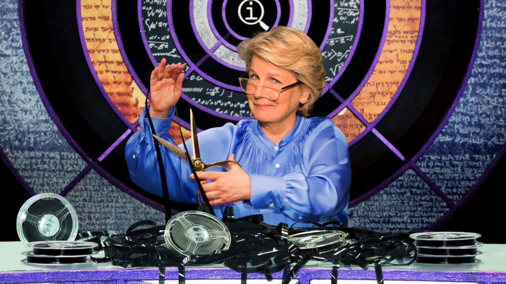 BBC Cuts Audience At ‘QI’ Recording, Forges On With Studio Shows Amid Coronavirus Outbreak - deadline.com
