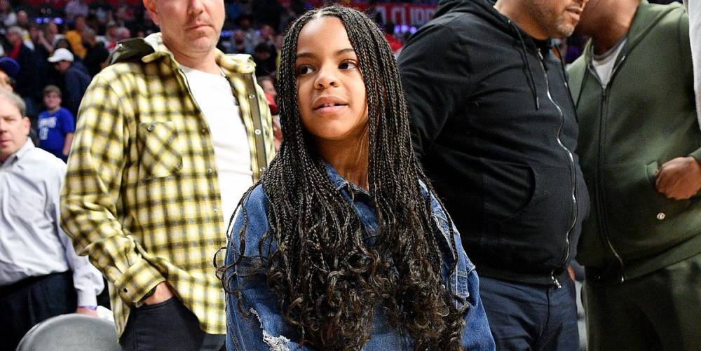 Blue Ivy's Big Reveal Is Perfect After a Paparazzo Asks What's in Her Bag - www.harpersbazaar.com - Los Angeles