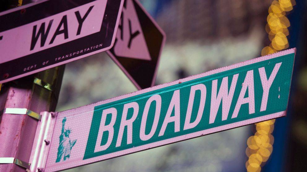Broadway shuts its doors over ongoing coronavirus concerns - abcnews.go.com - New York - New York