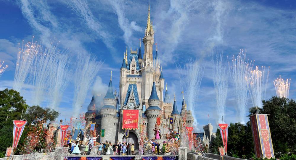 Disney Parks in California, Florida, & Paris Are All Closing Now Amid Coronavirus, Workers Will Still Be Paid - www.justjared.com - California - Florida
