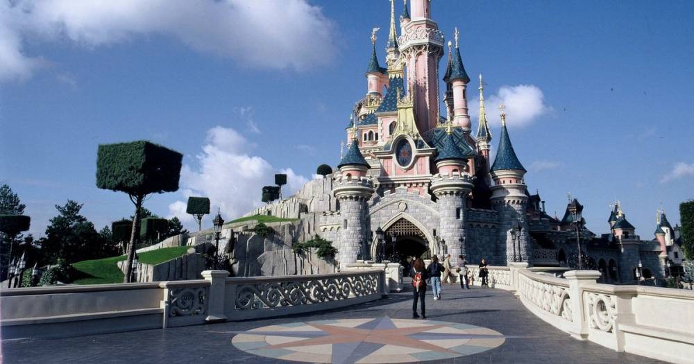 Disneyland Paris to close amid coronavirus outbreak - www.manchestereveningnews.co.uk - USA - Florida