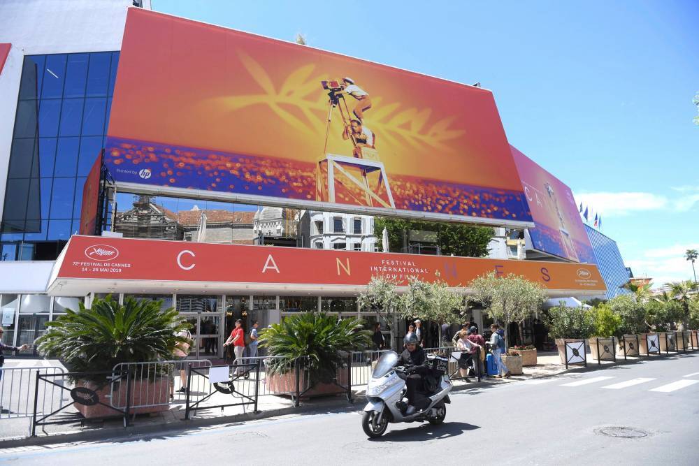 Coronavirus: Cannes Ploughs On Despite Global Cancellations & France Closures, Says “We Will Evaluate Festival Configuration By End Of April” - deadline.com - France