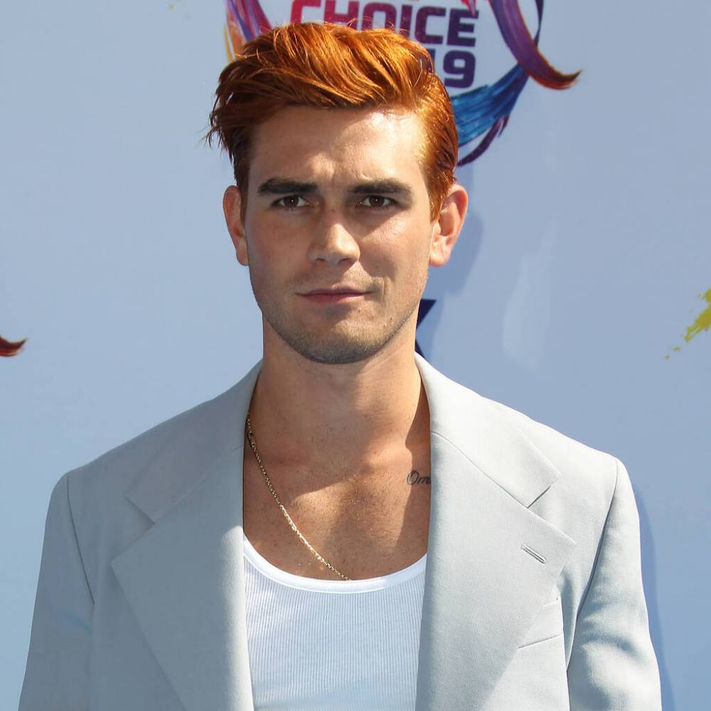 Cole Sprouse urged KJ Apa to get a stylist - www.peoplemagazine.co.za - New Zealand - county Andrews