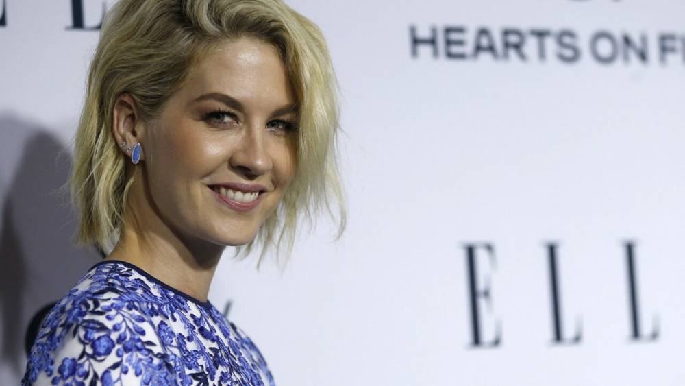 Jenna Elfman says the controversy surrounding Scientology is 'boring,' praises religion for helping her - www.foxnews.com
