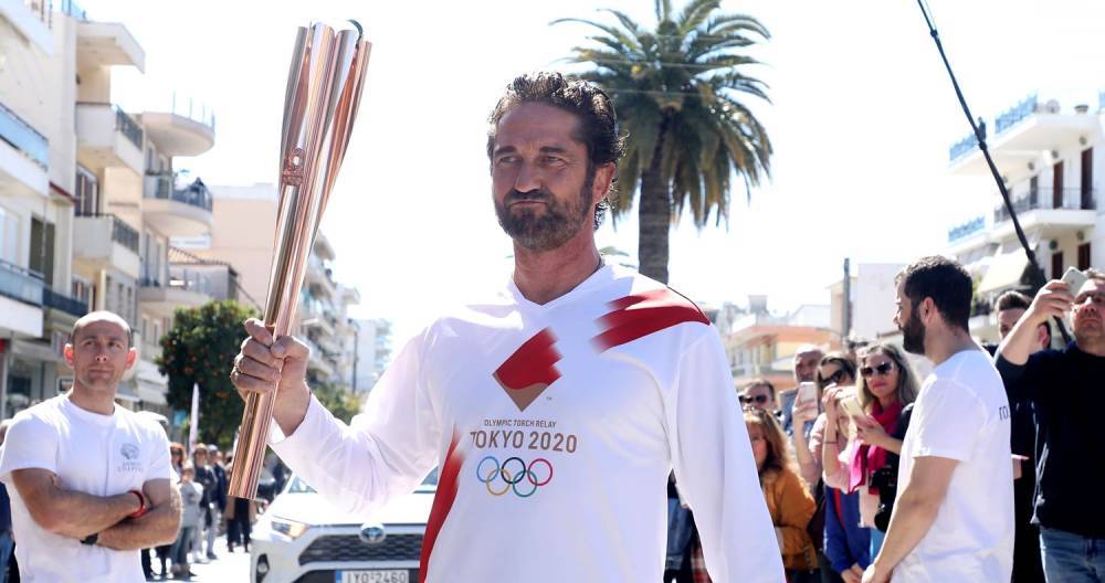Gerard Butler Lights the Olympic Torch During Event in Sparta! - www.justjared.com - Japan - Greece - city Athens