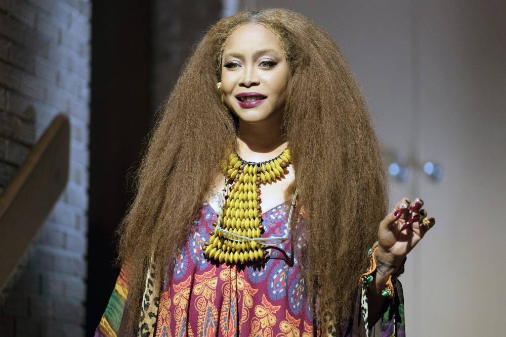 Erykah Badu Steps Out In ‘Social Distancing Couture’ At Texas Film Awards As COVID-19 Concern Worsen - etcanada.com - Texas