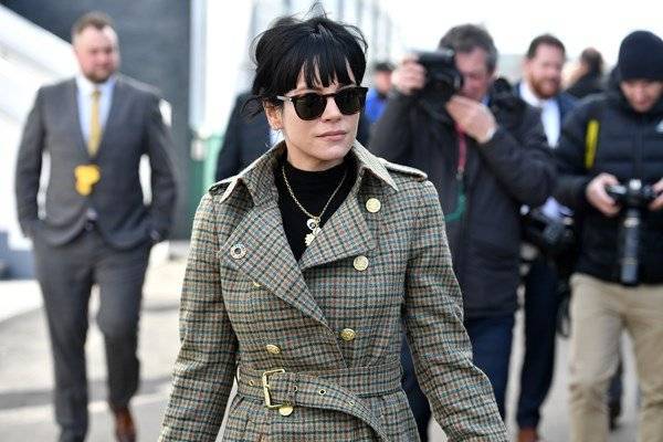 Lily Allen and Kirsty Gallacher enjoy day out at the Cheltenham Festival - www.breakingnews.ie - Australia