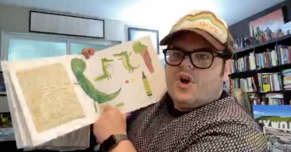 Josh Gad Reads a Children's Book Live on Twitter to Entertain Kids at Home - www.justjared.com
