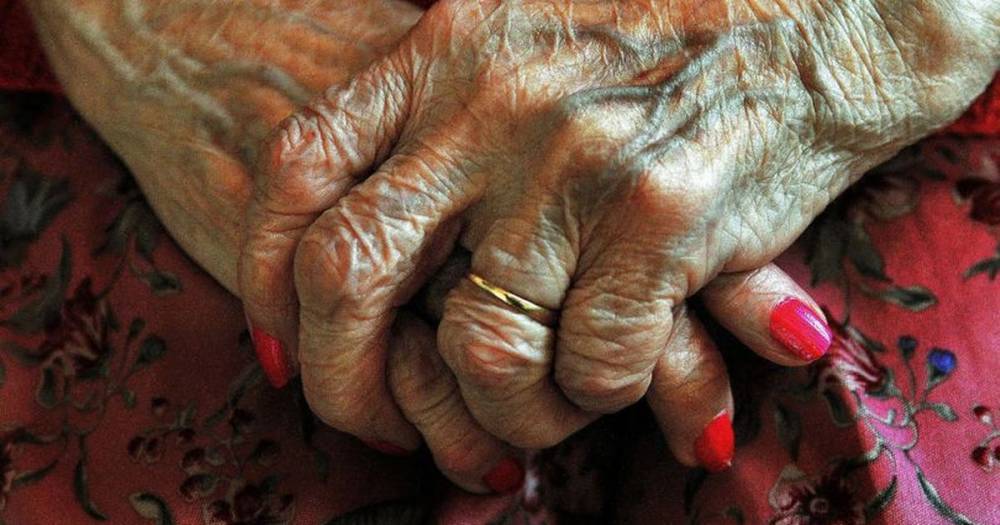 All people over 70 will be asked to self-isolate for months due to coronavirus, health secretary confirms - www.manchestereveningnews.co.uk - Britain