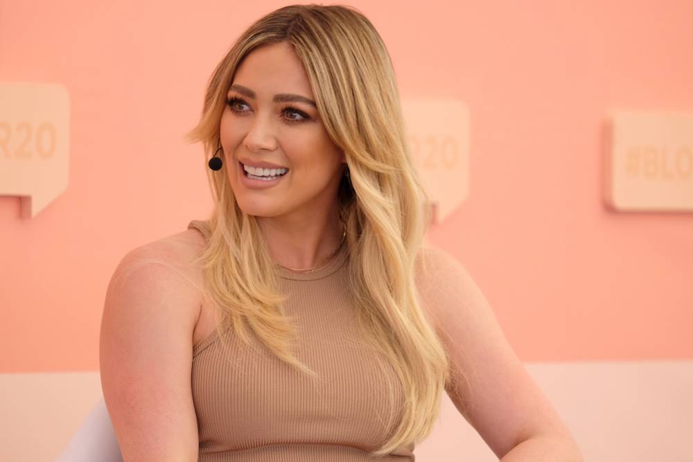 Hilary Duff Jokes About Tabloid Headline Suggesting She Has Marriage Issues - etcanada.com
