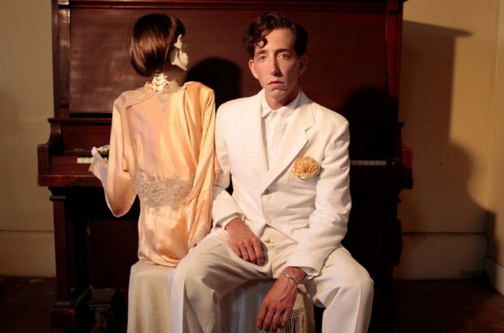 Pokey LaFarge Gets ‘Lucky’ in Love in Romantic New Video: Exclusive - www.billboard.com - county St. Louis - county Love