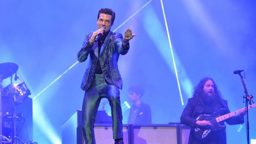 Brandon Flowers Singing The Killers' 'Mr. Brightside' While Washing His Hands Will Brighten Your Day - www.etonline.com