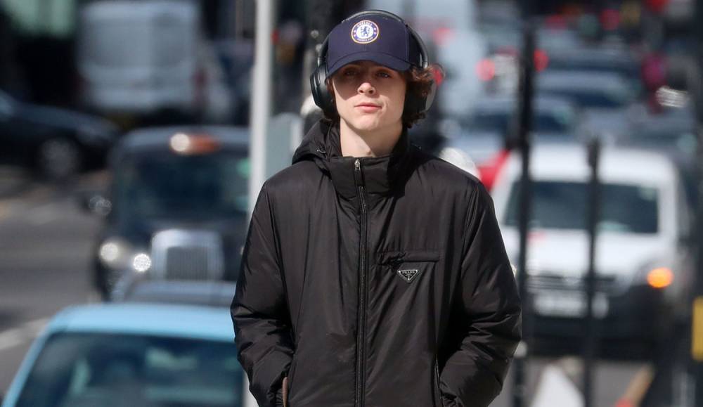 Timothee Chalamet Keeps to Himself While Social Distancing in London - www.justjared.com - London - USA