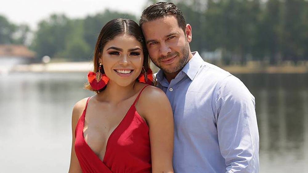 '90 Day Fiance' Star Fernanda Flores Is 'Officially Single' After Finalizing Divorce from Jonathan Rivera - www.etonline.com - Mexico - Chicago