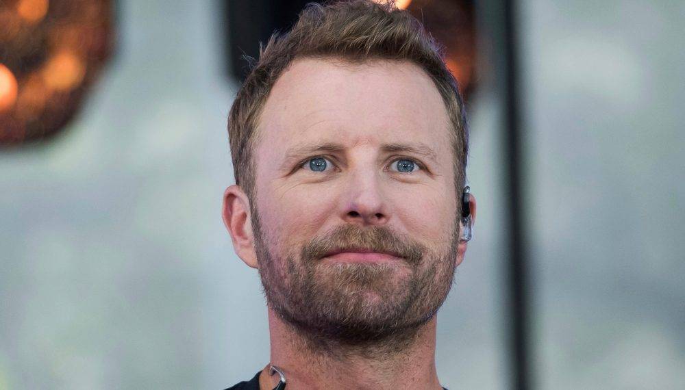 Dierks Bentley Gives $1000 to 90 Employees of His Shuttered Nashville Bar - variety.com - Nashville