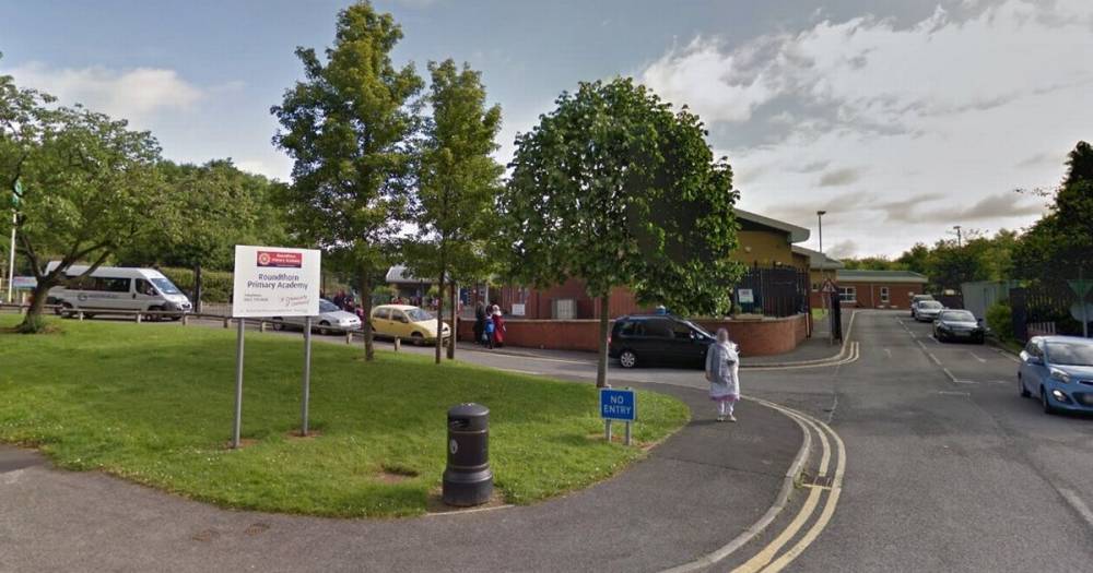 Primary school closes after two staff members test positive for coronavirus - www.manchestereveningnews.co.uk - county Oldham