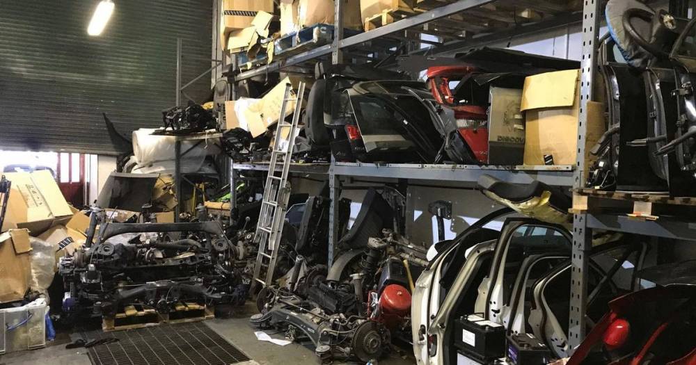 Police uncover hoard of stolen car parts at secret 'chop shop' in Bolton - www.manchestereveningnews.co.uk - county Carter