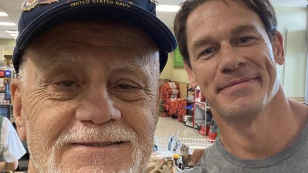 John Cena Surprises Retired Veteran by Paying His Grocery Bill -- and Snapping a Selfie (Exclusive) - www.etonline.com - Florida - Vietnam - county Charles - Lake