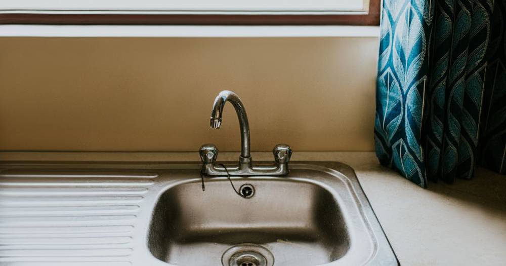 Mrs Hinch fan shares genius hack for cleaning your sink with tinfoil and Fairy liquid - www.ok.co.uk