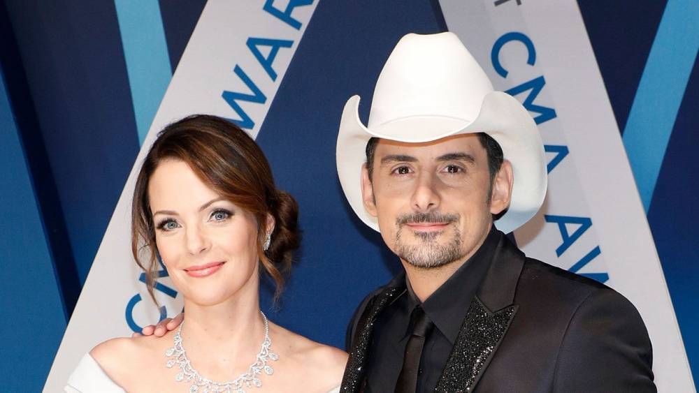 Brad Paisley and Wife Kimberly Open Free Grocery Store Early and Organize Deliveries for Elderly Neighbors - www.etonline.com - Nashville