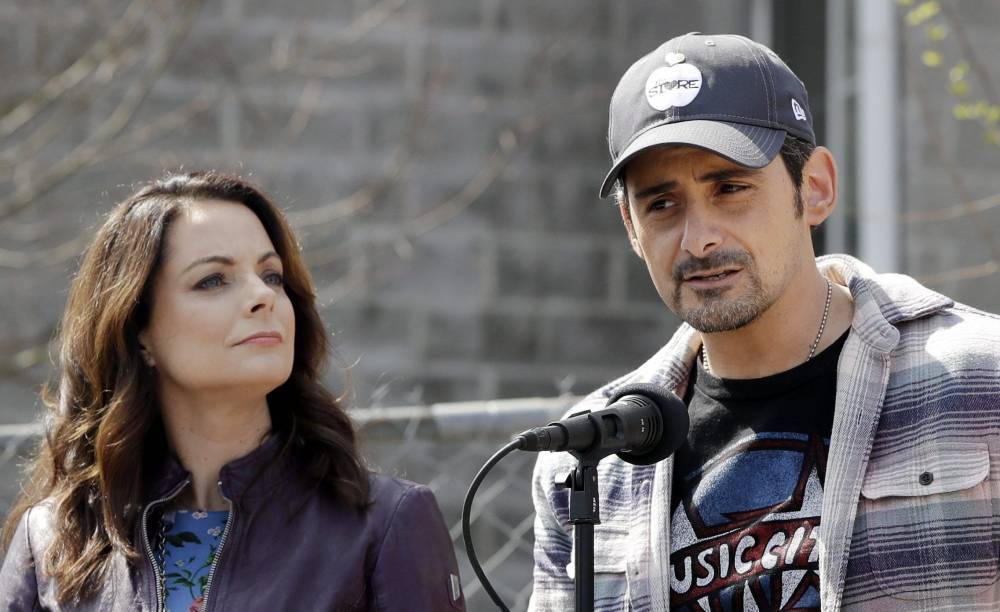 Brad Paisley And Wife Kimberly Open Free Grocery Store Early And Organize Deliveries For Elderly Neighbours - etcanada.com - Nashville
