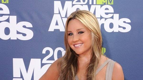 Actress Amanda Bynes says she is pregnant with her first child - www.breakingnews.ie - USA