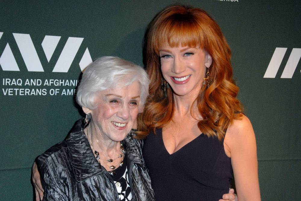 Kathy Griffin Reveals Mom’s Death In Emotional Tribute: ‘I Am Gutted’ - etcanada.com