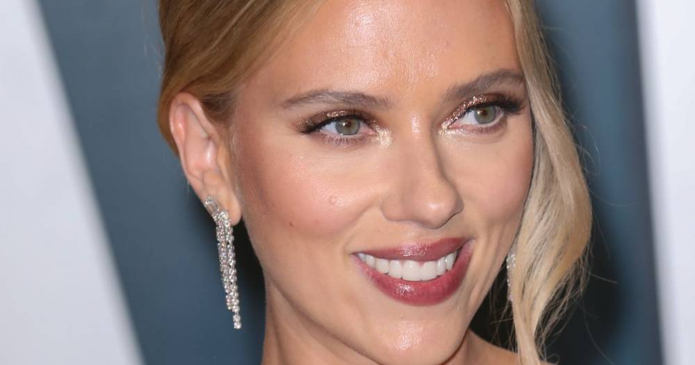 Scarlett Johansson’s hairdresser shares his secrets behind the A-lister's locks – including why you need TWO shampoos - www.ok.co.uk - New York