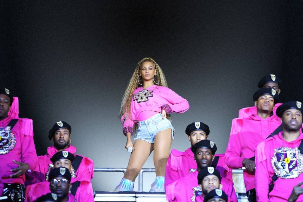 Beyonce Retweets Fan Organizing A ‘Homecoming’ Viewing Party - etcanada.com