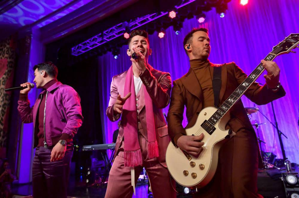 Jonas Brothers Set Personal Record as Happiness Begins Tour Comes to an End - www.billboard.com - USA - Canada