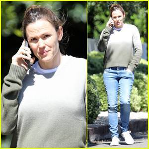 Jennifer Garner Steps Out After Announcing New Campaign with Amy Adams - www.justjared.com - county Pacific