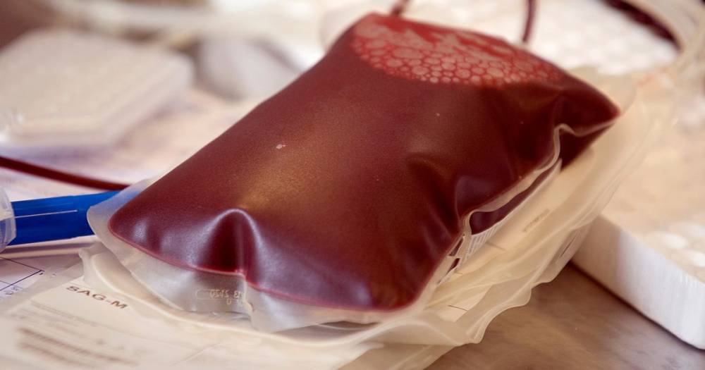 Donating blood remains 'essential' - NHS bosses urge people to donate as normal amid coronavirus crisis - www.manchestereveningnews.co.uk