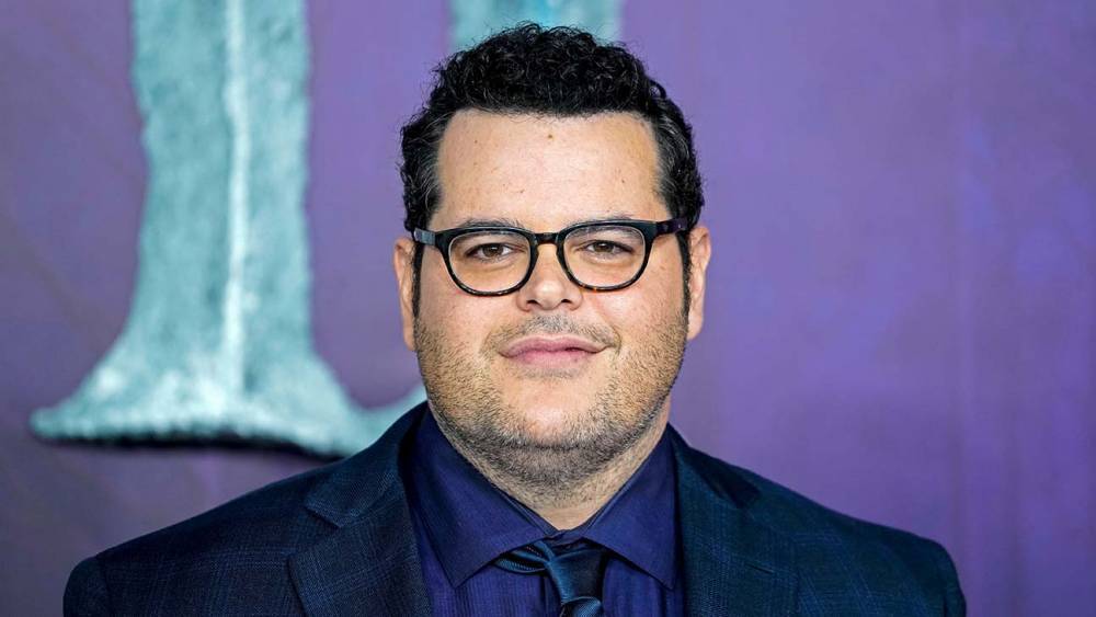 Josh Gad Launches Book Club With Live Readings for Children: "This Is Something That Is Bringing Comfort" - www.hollywoodreporter.com