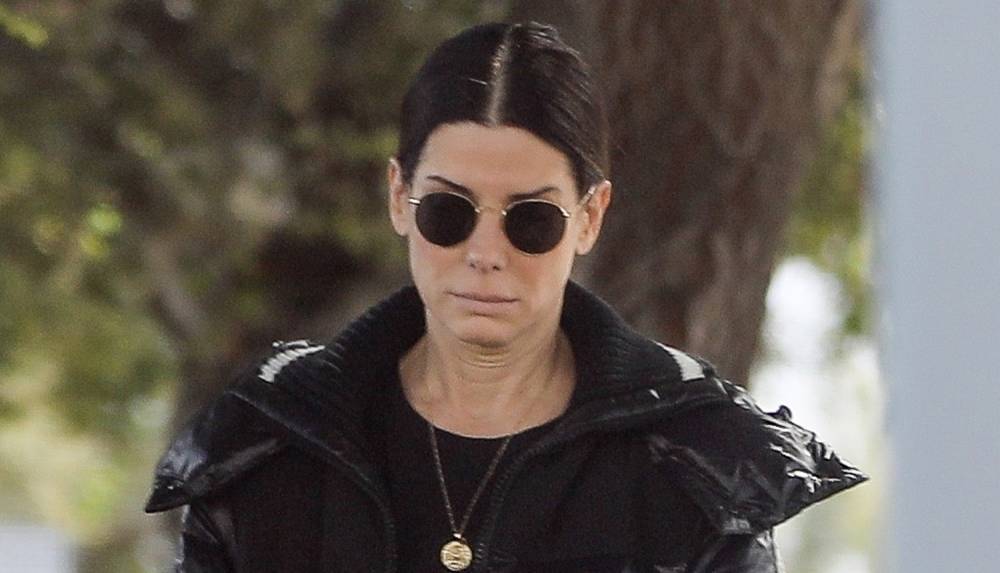 Sandra Bullock Bundles Up While Taking Her Dog for a Walk - www.justjared.com - Los Angeles - Canada - county Bullock