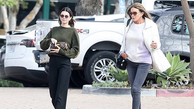 Kendall Caitlyn Jenner Twin In Black As They Step Out For Malibu Lunch Date - hollywoodlife.com