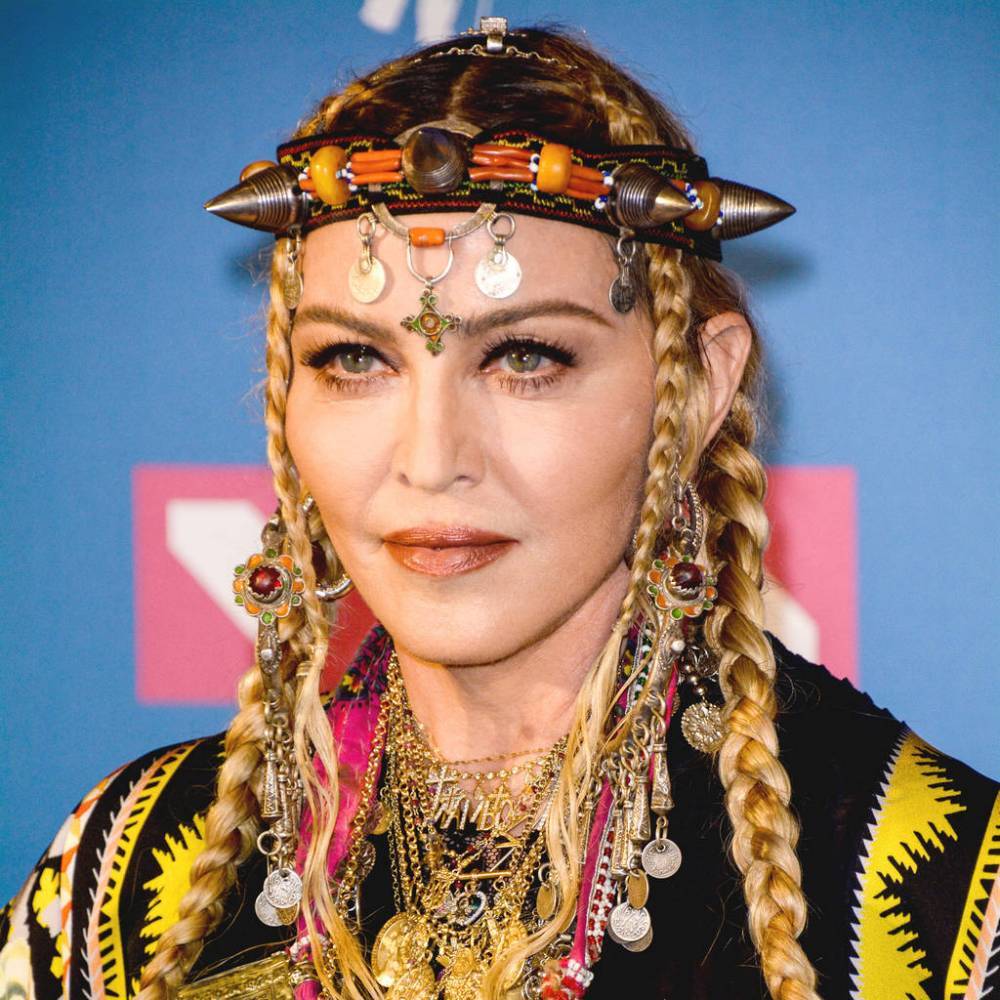 Madonna cancels Paris show following stage fall - www.peoplemagazine.co.za - France
