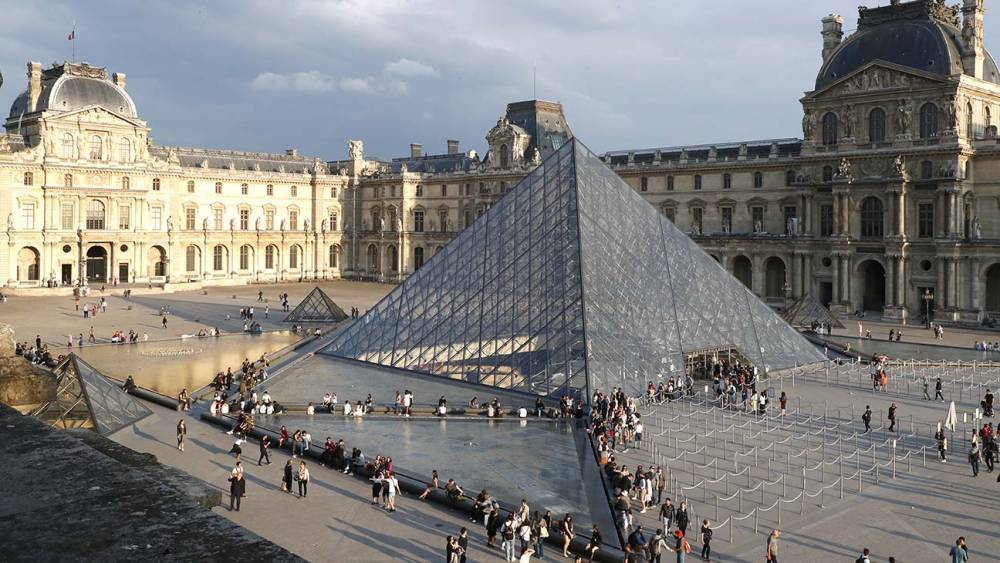 Paris' Louvre Museum Closed Amid Coronavirus Concerns - www.hollywoodreporter.com - France - China - Italy