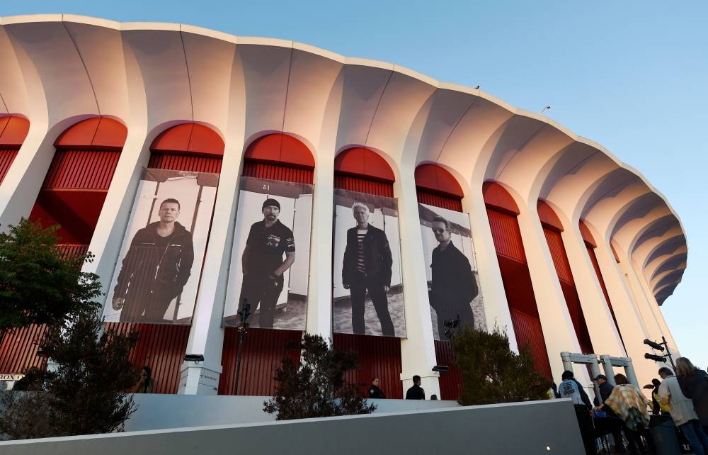 Los Angeles Clippers Owner Nearing Deal to Purchase the Forum - variety.com - Los Angeles - Los Angeles - California - county Garden - Madison