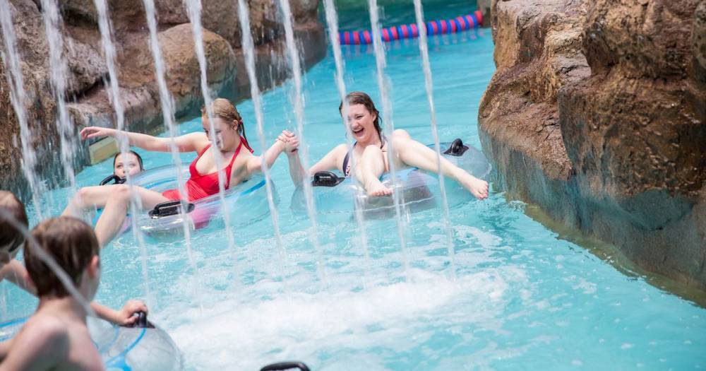 Alton Towers waterpark closed after staff and guests suffer 'throat and eye irritation' - www.manchestereveningnews.co.uk
