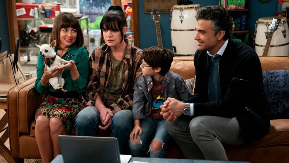 Jaime Camil and Pauley Perrette Are a Dysfunctional Duo on CBS' 'Broke': Watch New Promo! (Exclusive) - www.etonline.com