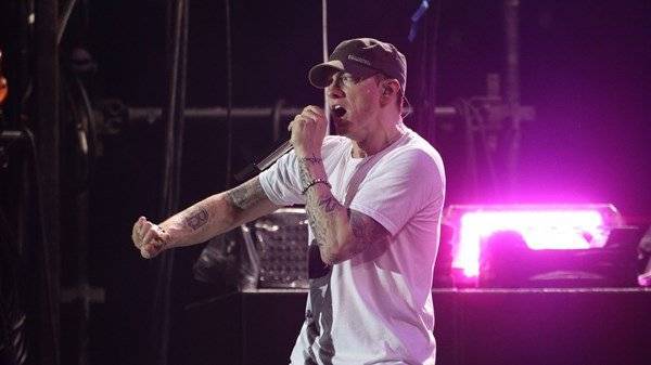 Eminem reveals equipment malfunction nearly derailed his Oscars performance - www.breakingnews.ie