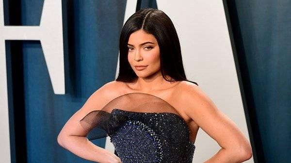 Kylie Jenner warns her followers ‘millennials are not immune’ to coronavirus - www.breakingnews.ie - USA