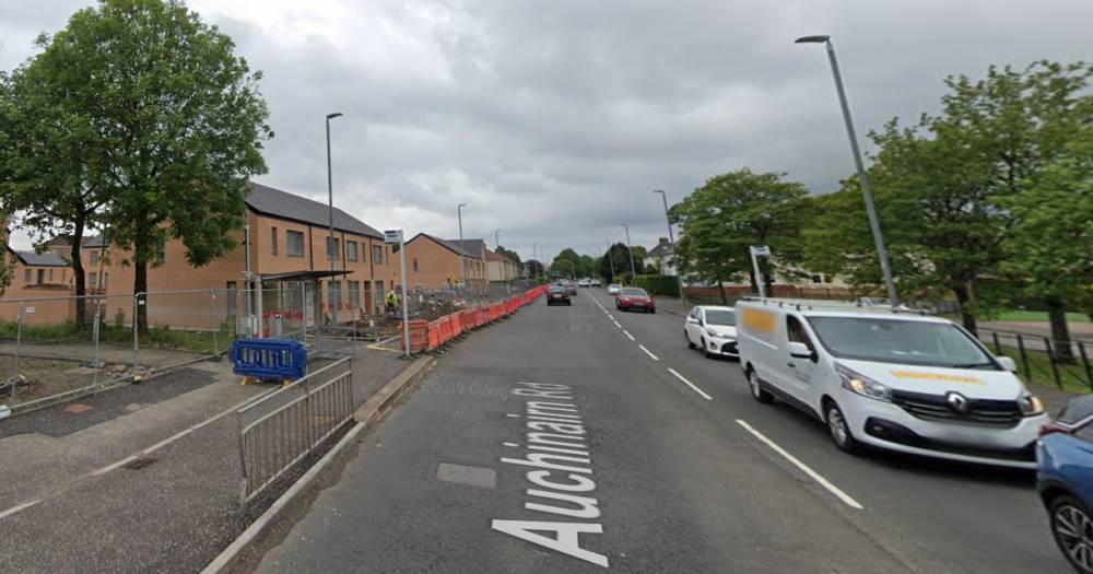 Schoolboys robbed at knife point by two thugs in Bishopbriggs - www.dailyrecord.co.uk - Scotland