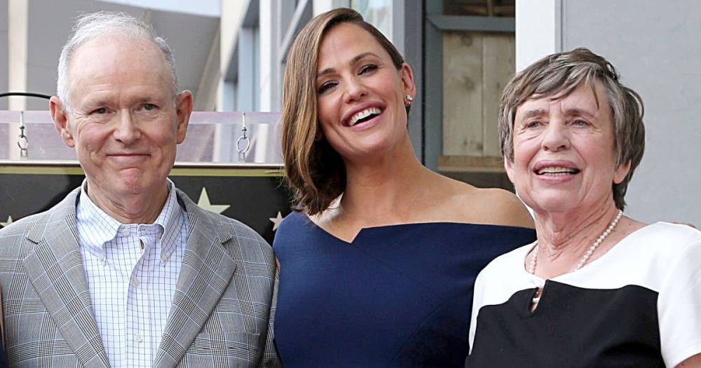 Jennifer Garner Is Frustrated That Her Parents Won’t Stay Home During the Coronavirus Crisis - www.usmagazine.com